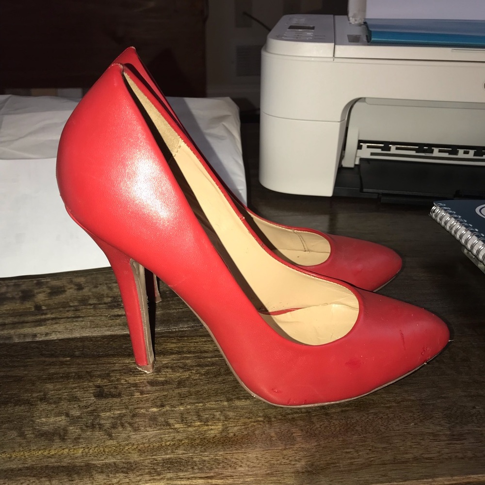 Red Heels 👠
